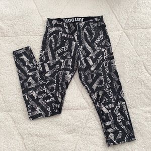 Patterned Nike leggings, size S